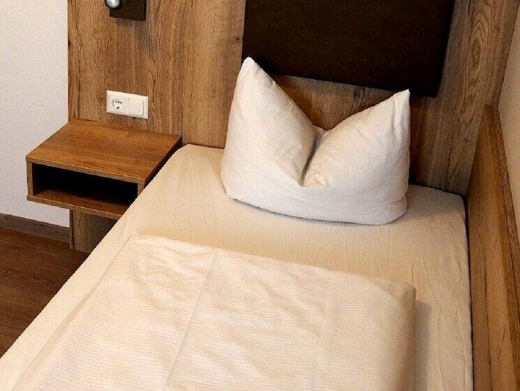 اتاق استاندارد سه نفره, Gasthof Hotel Esterer