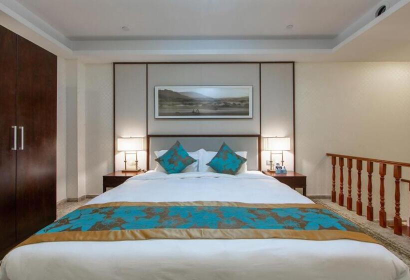 Deluxe room with river view, Guangzhou Seaman Club