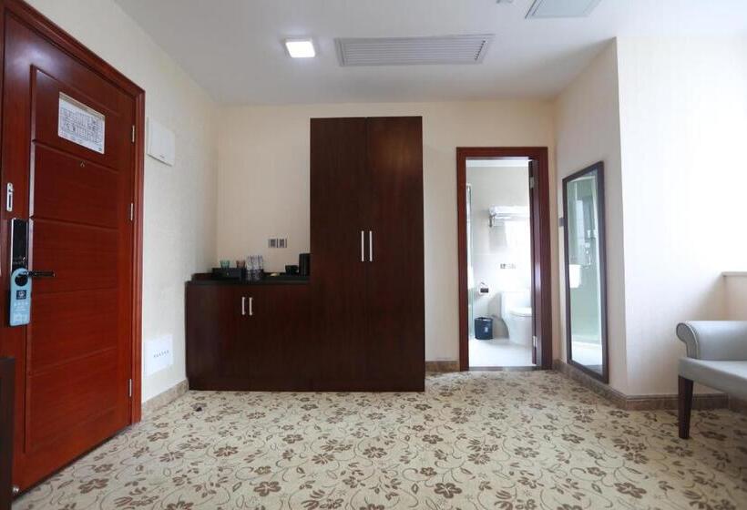 Deluxe room with river view, Guangzhou Seaman Club
