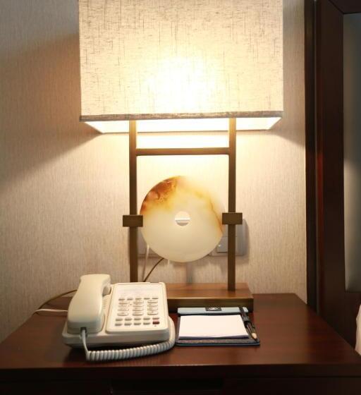 Deluxe room with river view, Guangzhou Seaman Club