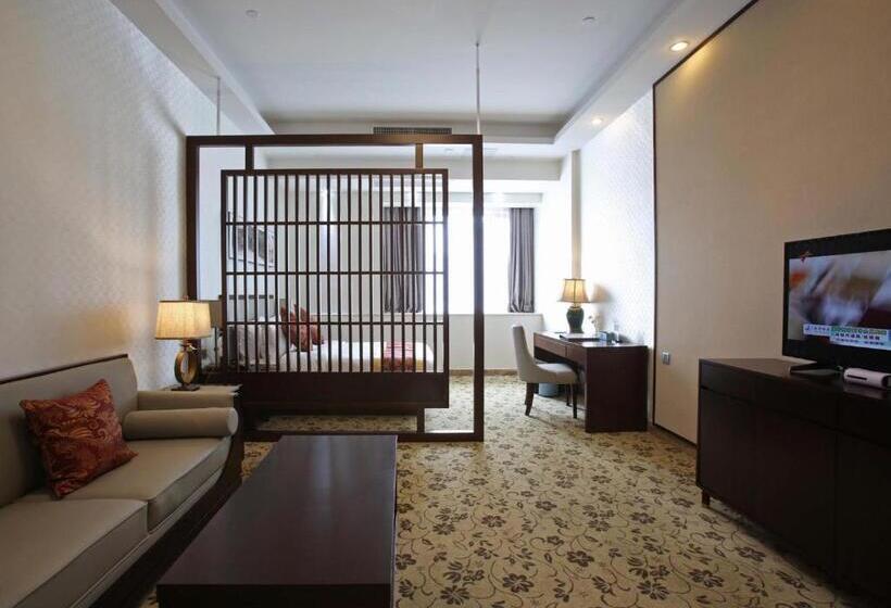 اتاق اجرایی, Guangzhou Seaman Club