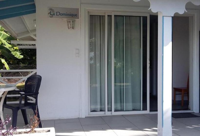 اتاق استاندارد با چشم‌انداز باغ, Hostellerie Des Châteaux