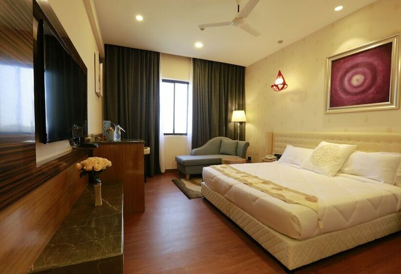 اتاق رویال, Pal Heights Mantra