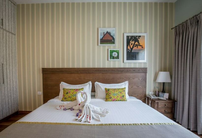 استودیوی استاندارد, Karma Chalets