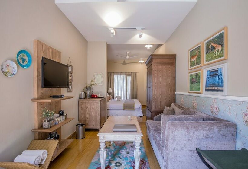 استودیوی استاندارد, Karma Chalets