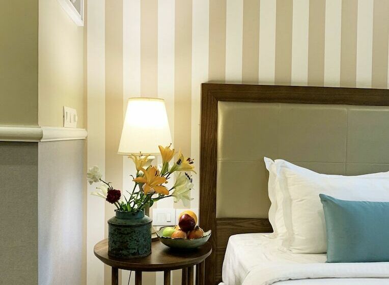 استودیوی استاندارد, Karma Chalets