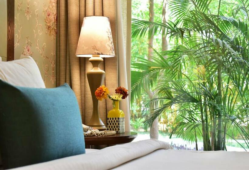 استودیوی استاندارد, Karma Chalets
