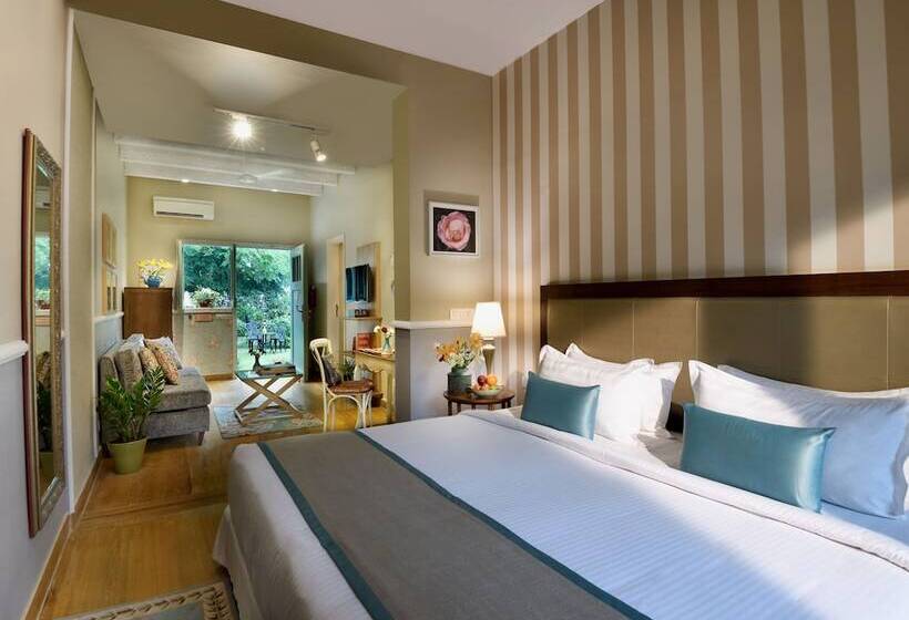استودیوی استاندارد, Karma Chalets