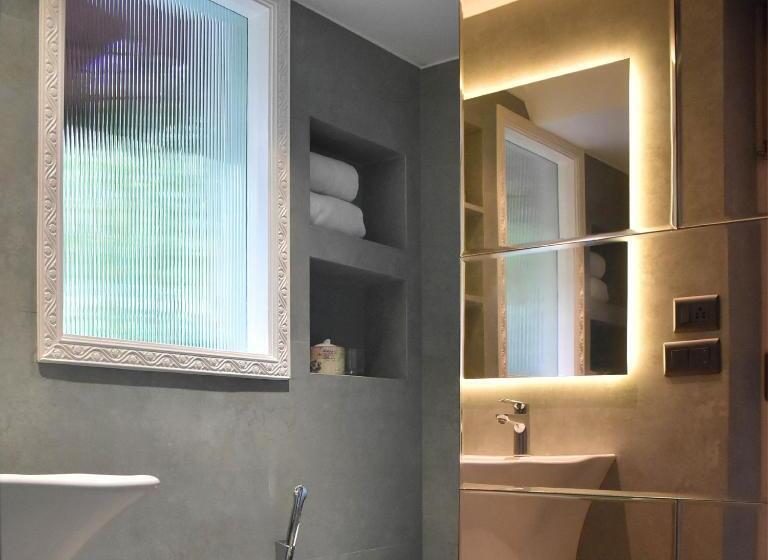 استودیوی استاندارد, Karma Chalets