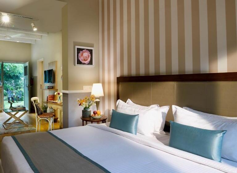استودیوی استاندارد, Karma Chalets