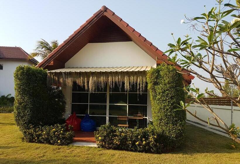 ویلای استاندارد با چشم‌انداز باغ, The Hillside Pranburi Resort
