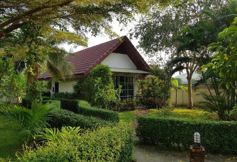 ویلای استاندارد با چشم‌انداز باغ, The Hillside Pranburi Resort