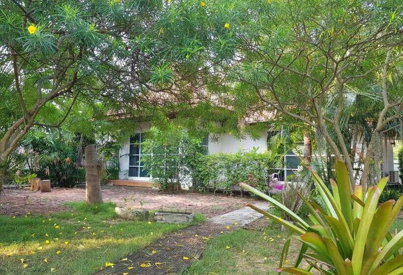 کلبه ییلاقی, The Hillside Pranburi Resort