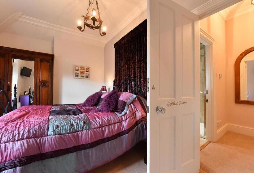اتاق لوکس با تخت بزرگ, Heritage Bed And Breakfast