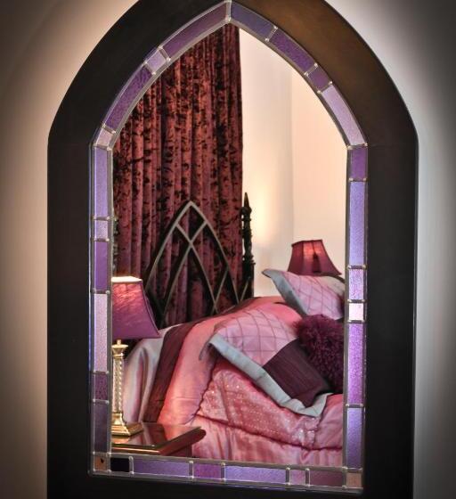 اتاق لوکس با تخت بزرگ, Heritage Bed And Breakfast