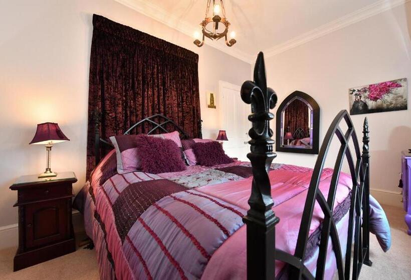 اتاق لوکس با تخت بزرگ, Heritage Bed And Breakfast