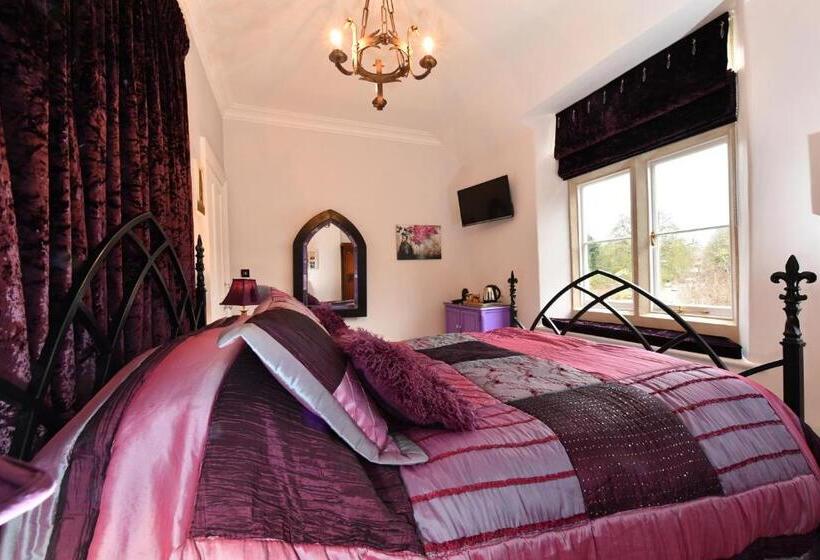 اتاق لوکس با تخت بزرگ, Heritage Bed And Breakfast
