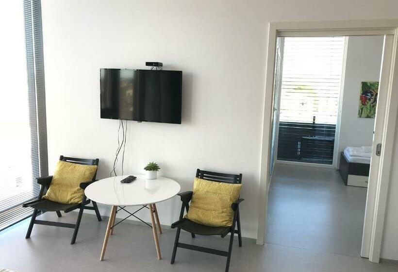 آپارتمان 1 خوابه با بالکن, Hostel Villa Domus