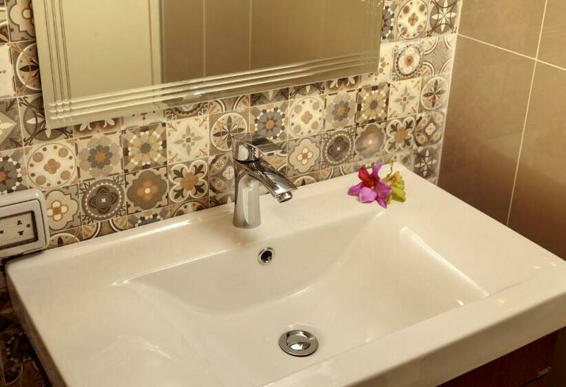 اتاق لوکس, Impress Resort