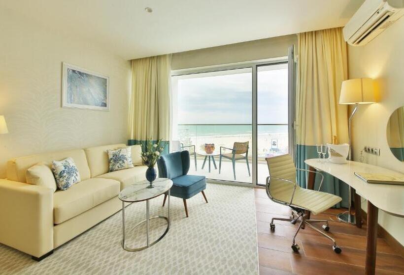 اتاق لوکس با چشم‌انداز دریا, Maritim Hotel Paradise Blue