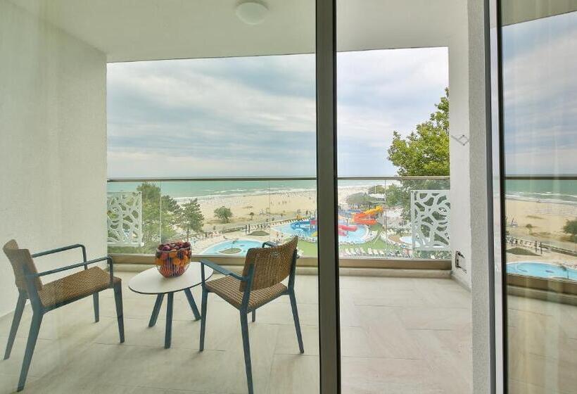 اتاق لوکس با چشم‌انداز دریا, Maritim Hotel Paradise Blue