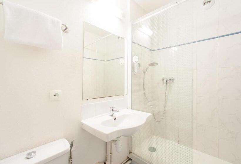 اتاق استاندارد سه نفره, B&b Hotel Saclay