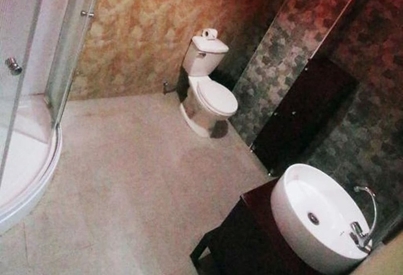 سوییت خانوادگی, Heart Hotel And Services