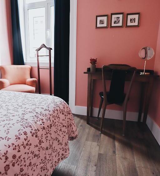 اتاق استاندارد, Home Lisbon Hostel