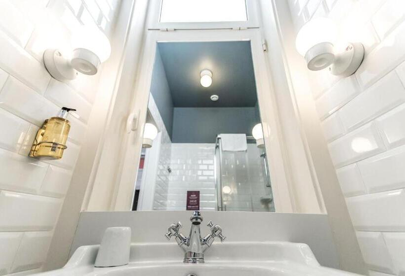 اتاق استاندارد, Home Lisbon Hostel