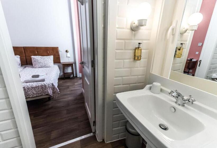 اتاق استاندارد, Home Lisbon Hostel