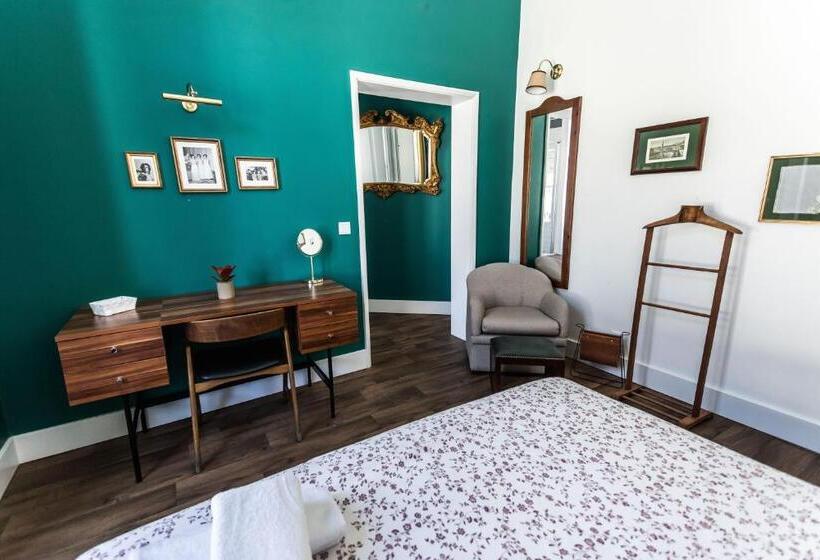 اتاق سوپریور با چشم‌انداز شهر, Home Lisbon Hostel