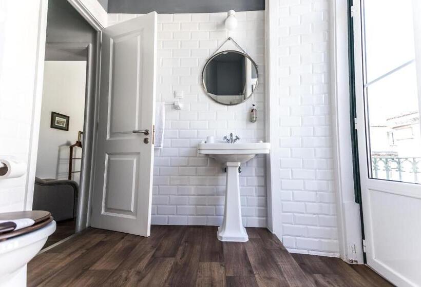 اتاق سوپریور با چشم‌انداز شهر, Home Lisbon Hostel