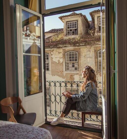 اتاق سوپریور با چشم‌انداز شهر, Home Lisbon Hostel