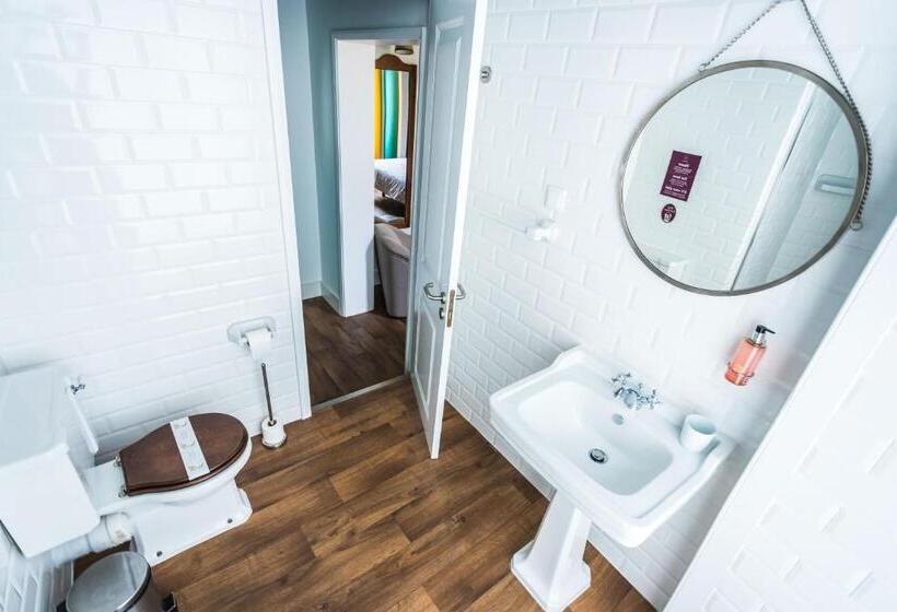 اتاق سوپریور با چشم‌انداز شهر, Home Lisbon Hostel