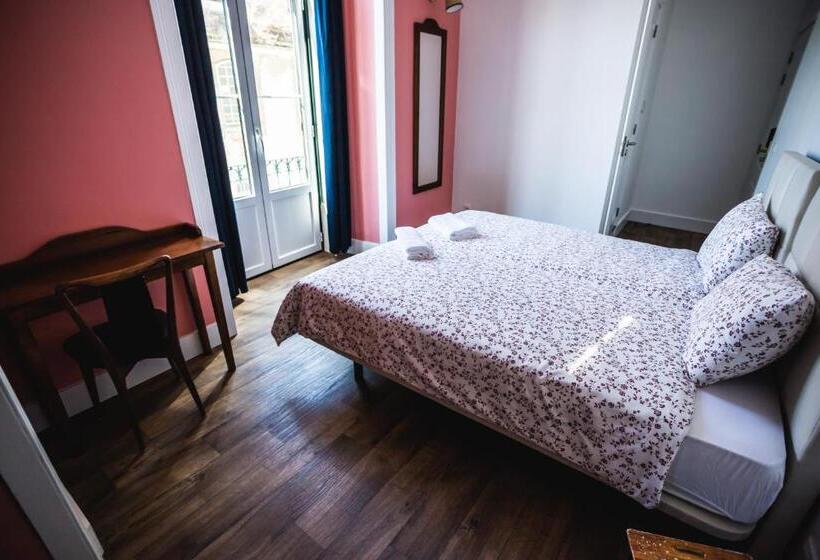 اتاق سوپریور با چشم‌انداز شهر, Home Lisbon Hostel