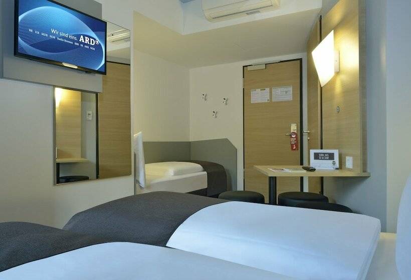 اتاق استاندارد سه نفره, B&b Hotel Offenburg City