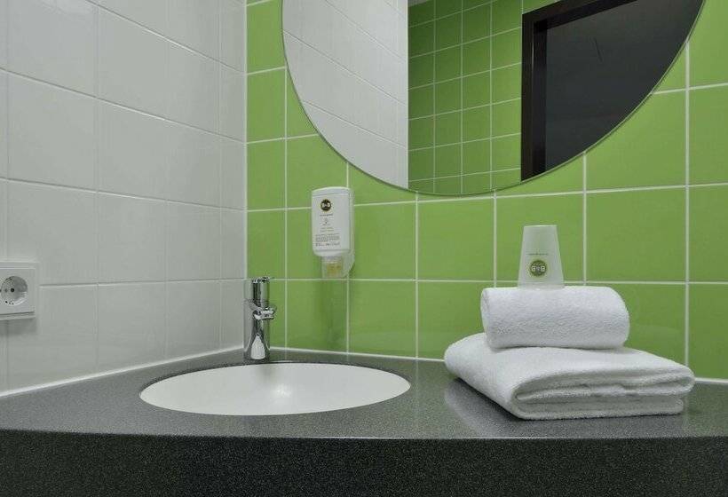 اتاق استاندارد سه نفره, B&b Hotel Offenburg City