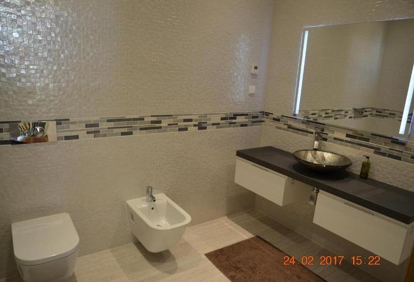 اتاق لوکس با بالکن و چشم‌انداز دریا, Porto De Mos Golf & Beach B&b Al 40312