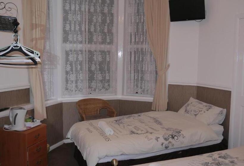 اتاق استاندارد سه نفره, Hornby House