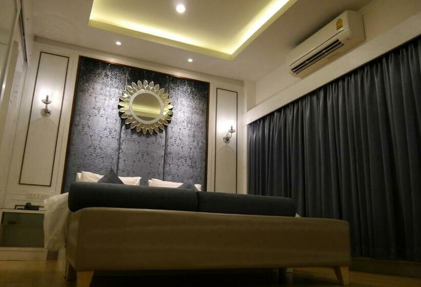 اتاق استاندارد با تخت بزرگ, Lertnimit