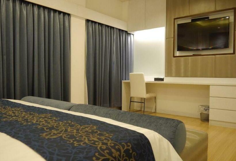 اتاق استاندارد با تخت بزرگ, Lertnimit