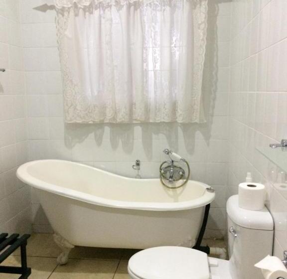 اتاق لوکس سه تخته, Polokwane Place