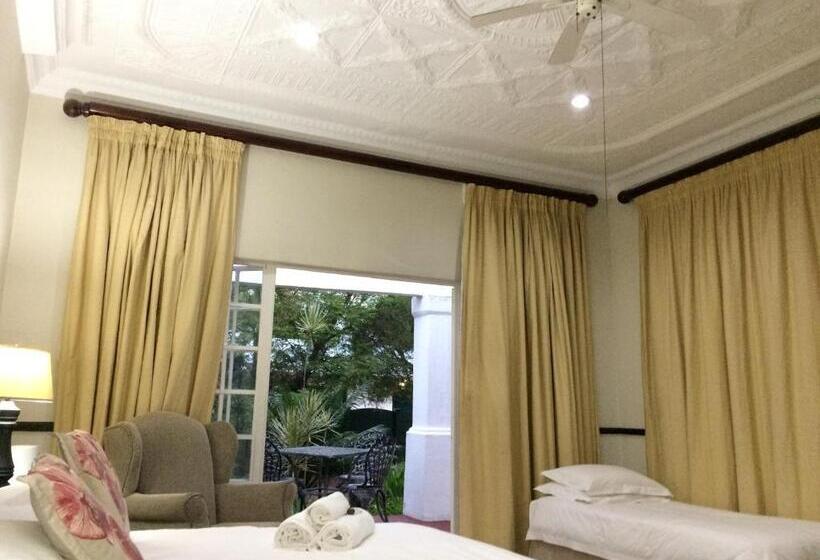 اتاق لوکس سه تخته, Polokwane Place