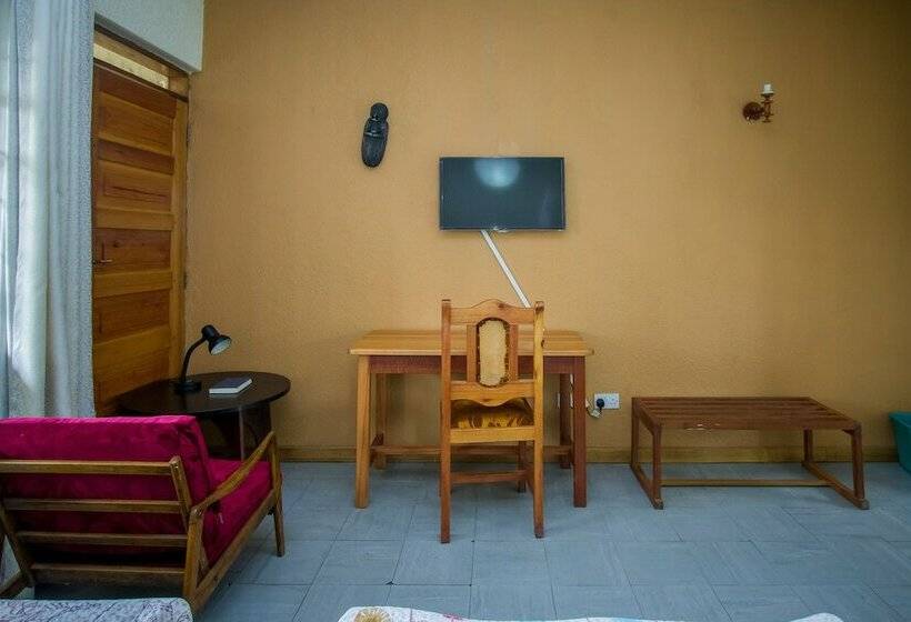 اتاق استاندارد یک نفره, Kisoro Tourist