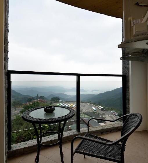 اتاق استاندارد چهار تخته با چشم‌انداز دریا, Arabian Nights In Jiufen