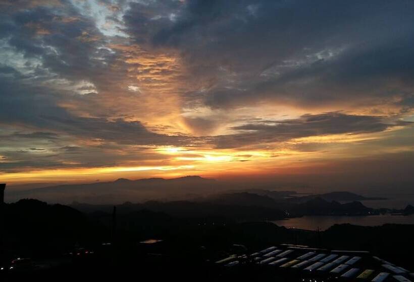 اتاق استاندارد چهار تخته با چشم‌انداز دریا, Arabian Nights In Jiufen