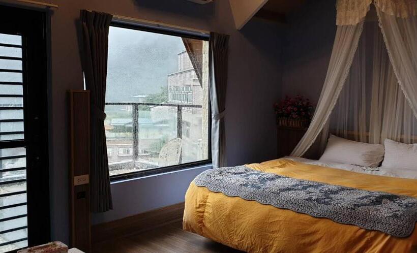 اتاق استاندارد با چشم‌انداز دریا, Arabian Nights In Jiufen