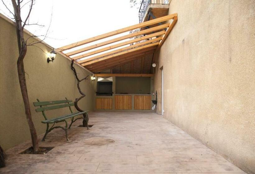 اتاق استاندارد با سرویس بهداشتی مشترک, Hostel 1910