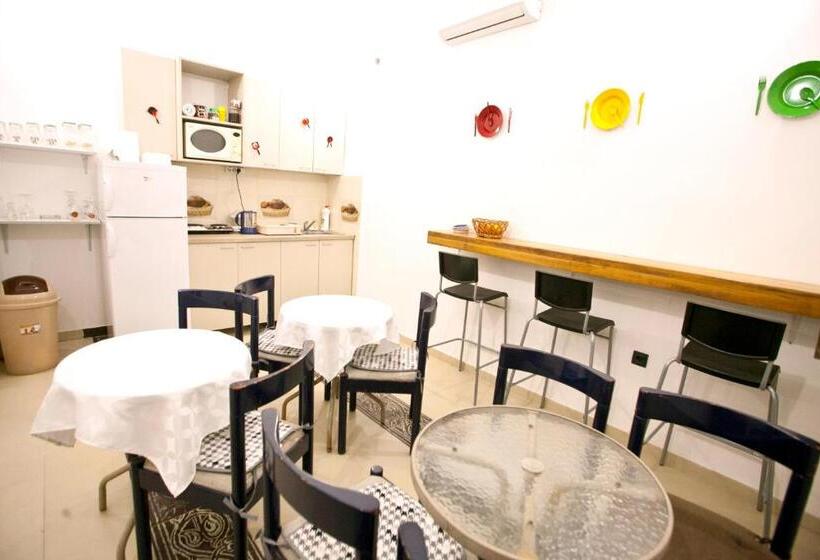 اتاق استاندارد با سرویس بهداشتی مشترک, Hostel 1910