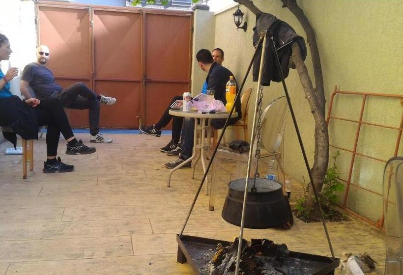 اتاق استاندارد با سرویس بهداشتی مشترک, Hostel 1910